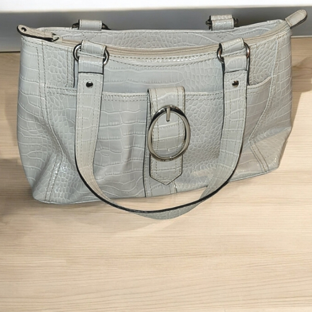 Liz Claiborne Leather Purse in cream